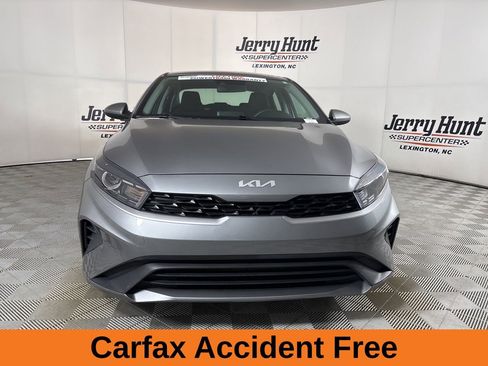 Used 2023 Kia Forte LXS image 3