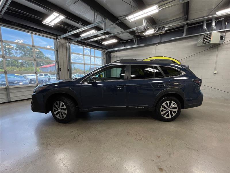 Used 2023 Subaru Outback Premium AWD/4WD image 2