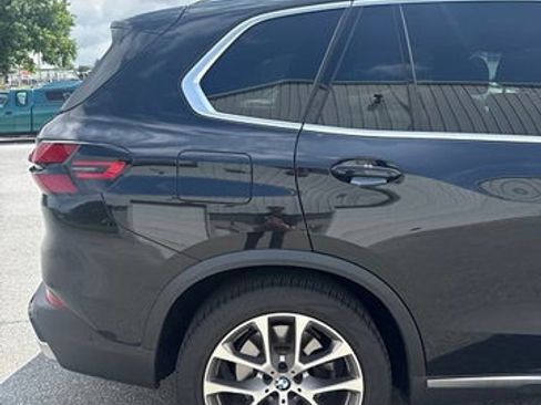 Used 2024 BMW X5 xDrive40i w/ Premium Package AWD/4WD image 11
