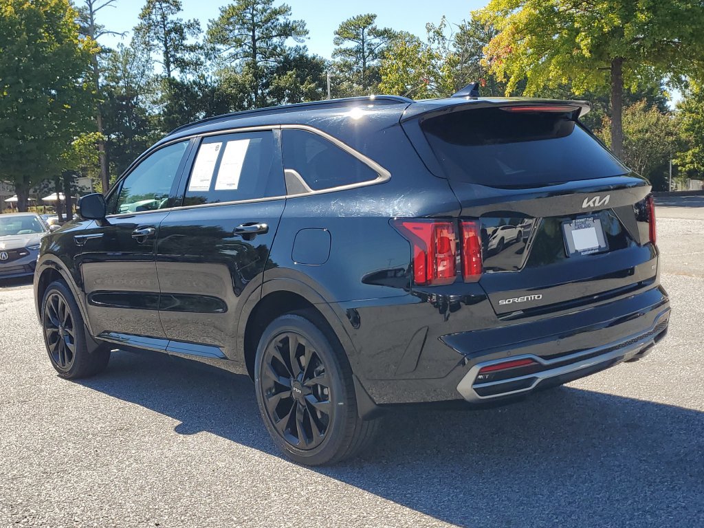 Used 2023 Kia Sorento AWD image 7