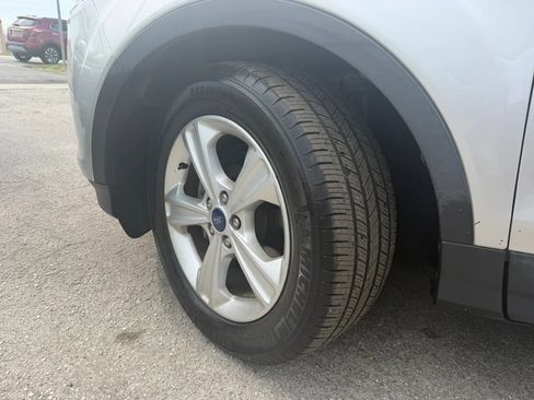 Used 2016 Ford Escape SE FWD image 16