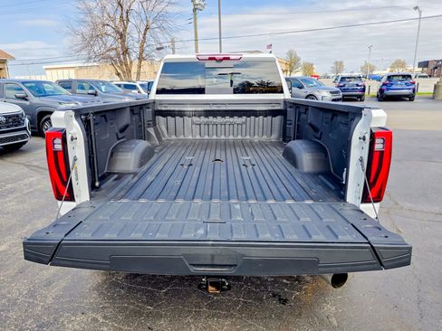 Used 2024 GMC Sierra 3500 Denali w/ Technology Package image 39