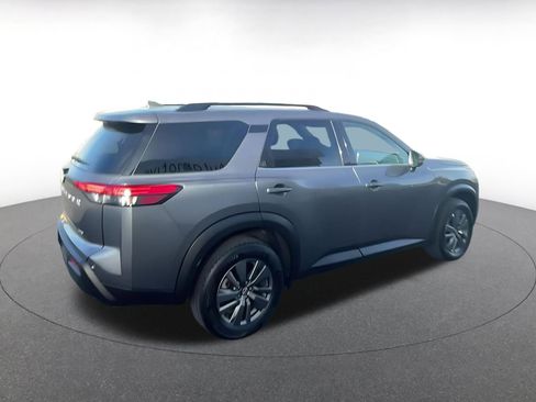 Used 2025 Nissan Pathfinder SV image 15