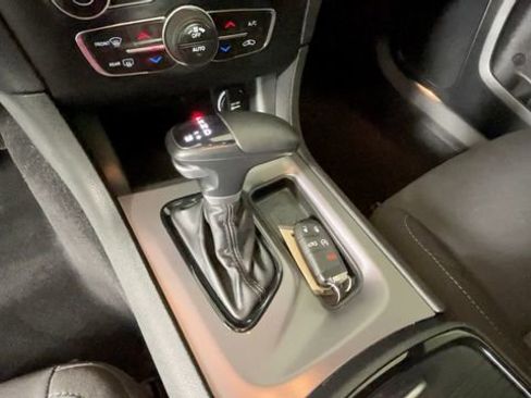 Used 2019 Dodge Charger SXT w/ Blacktop Package AWD/4WD image 24