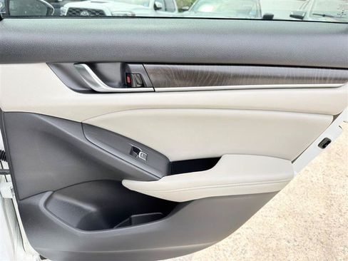 Used 2018 Honda Accord EX-L image 21