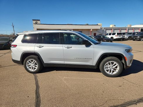 Used 2023 Jeep Grand Cherokee L Laredo w/ Luxury Tech Group I image 5