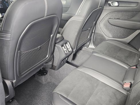 Certified 2023 Volvo XC40 B5 Ultimate w/ Climate Package image 11