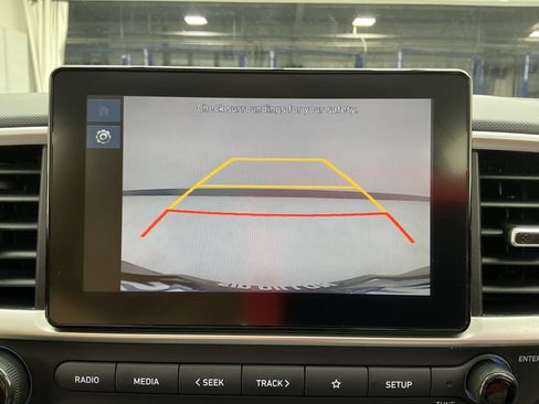 Used 2025 Hyundai Venue SEL image 7