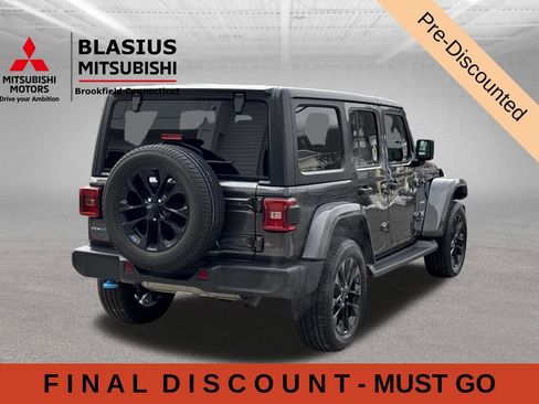 Used 2023 Jeep Wrangler Unlimited Sahara w/ Cold Weather Group AWD/4WD image 8