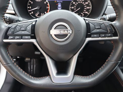 Used 2025 Nissan Altima 2.5 SR FWD image 11