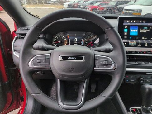 Certified 2023 Jeep Compass Limited image 18