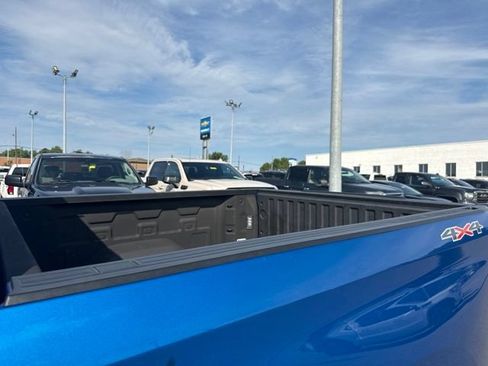Used 2023 Chevrolet Silverado 1500 Custom AWD/4WD image 11