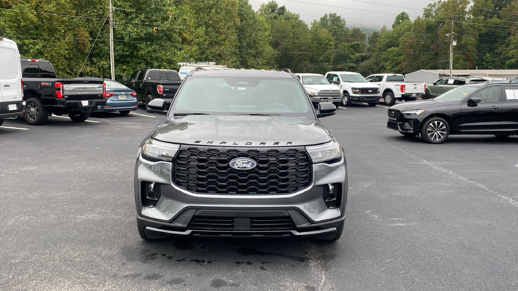 New 2027 Ford Explorer ST-Line w/ Premium Package RWD image 2