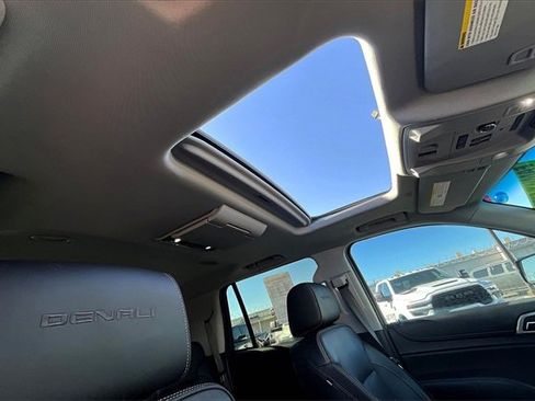 Used 2019 GMC Yukon Denali w/ Denali Ultimate Package image 17