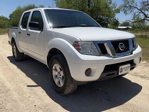 Used 2012 Nissan Frontier SV RWD image 1