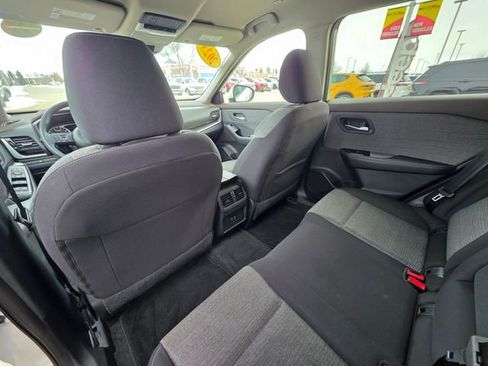 Used 2023 Nissan Rogue SV image 13