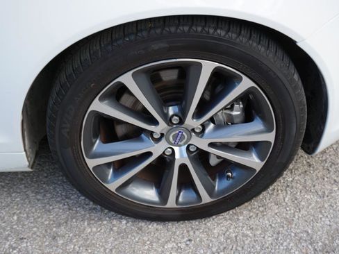 Used 2011 Volvo C70 T5 FWD image 12