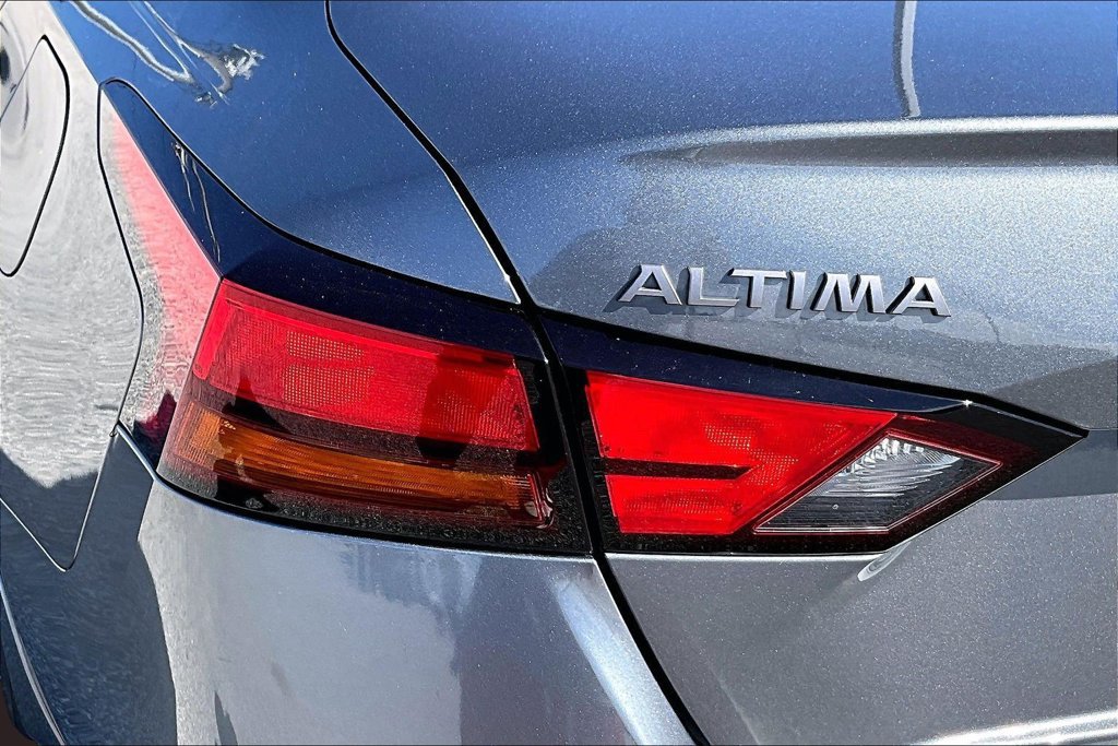 Used 2025 Nissan Altima 2.5 S FWD image 26