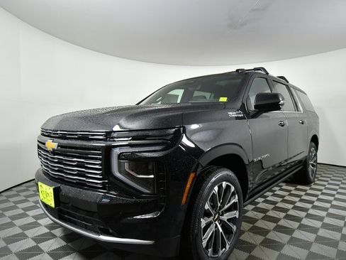 New 2025 Chevrolet Suburban High Country image 6