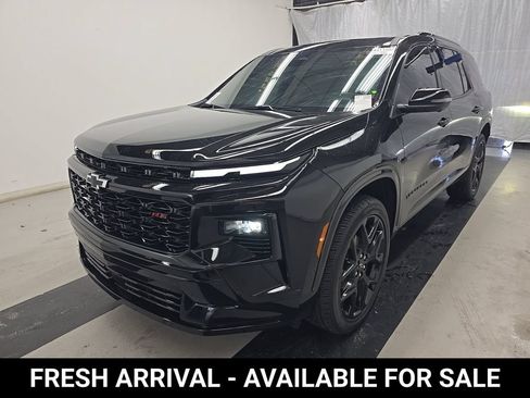 Used 2025 Chevrolet Traverse RS w/ LPO, Floor Liner Package FWD image 4