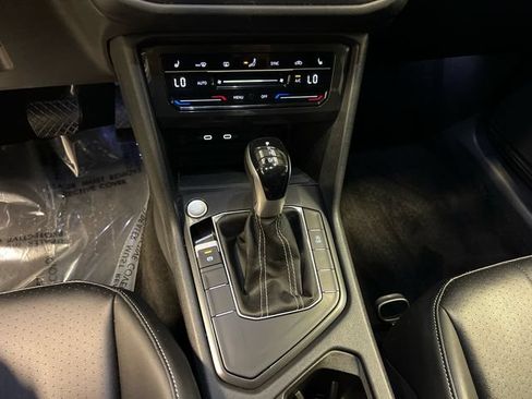 Certified 2023 Volkswagen Tiguan SE FWD image 27