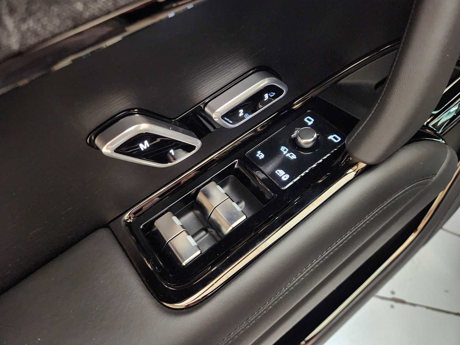 New 2027 Land Rover Range Rover Sport Dynamic SE AWD/4WD image 22