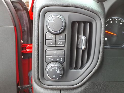 Used 2024 Chevrolet Silverado 1500 Custom w/ Turbomax Blackout Package image 9