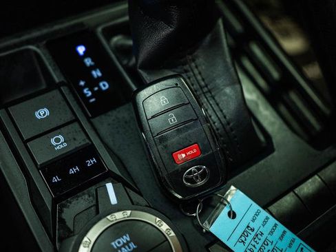 Used 2026 Toyota Tacoma SR5 AWD/4WD image 19
