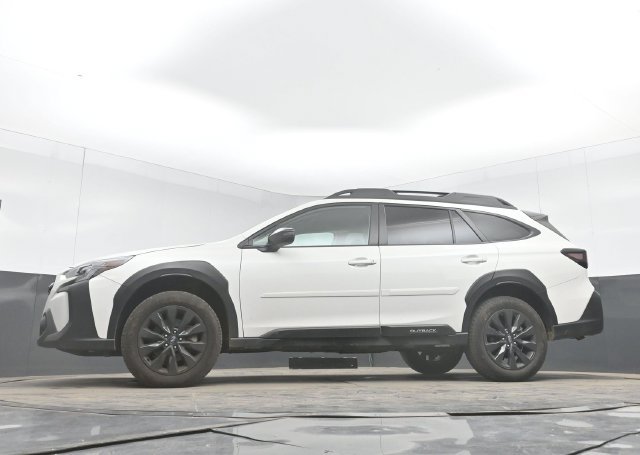 Used 2025 Subaru Outback Onyx Edition AWD/4WD image 31