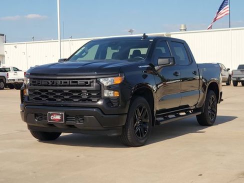 Used 2023 Chevrolet Silverado 1500 Custom AWD/4WD image 3