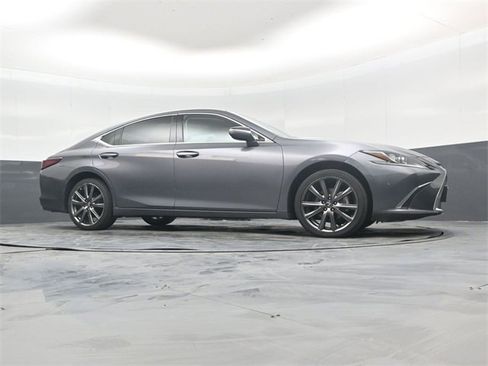 Used 2019 Lexus ES 350 Ultra Luxury image 38
