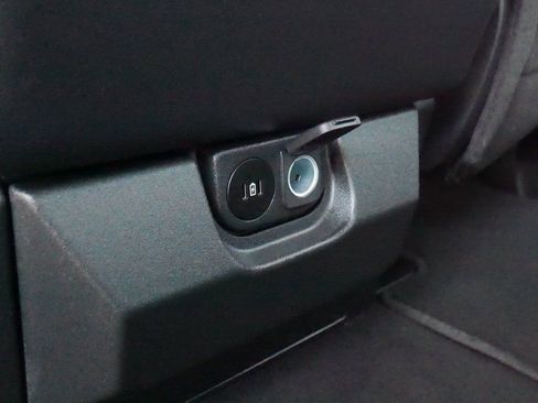 Used 2023 Ford F250 Lariat image 27