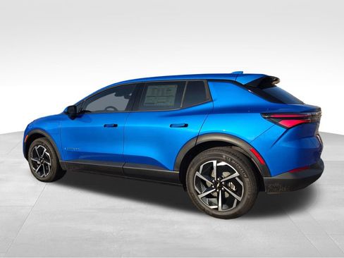 New 2026 Chevrolet Equinox EV LT image 3