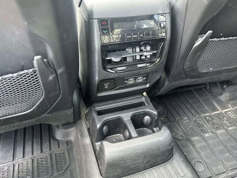 Used 2023 Jeep Grand Cherokee L Limited w/ Black Appearance Package AWD/4WD image 14