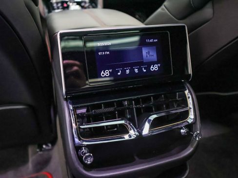 Used 2022 Bentley Flying Spur V8 image 28