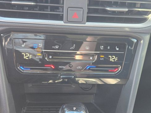 New 2026 Volkswagen Taos SEL image 19