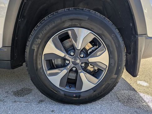 Used 2022 Jeep Grand Cherokee Limited 4xe w/ Luxury Tech Group II image 16