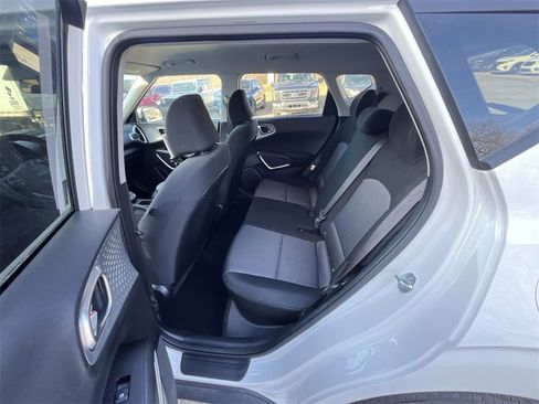 Used 2024 Kia Soul LX w/ Option Group 015 image 21