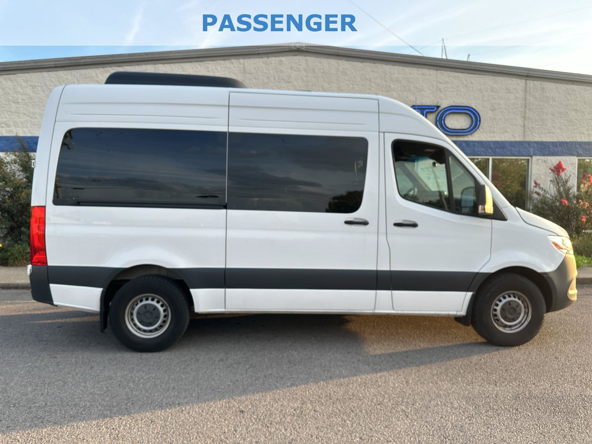 Used 2024 Mercedes-Benz Sprinter 2500 image 3