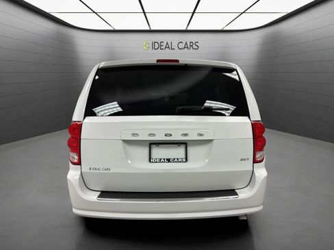 Used 2015 Dodge Grand Caravan SXT FWD image 4