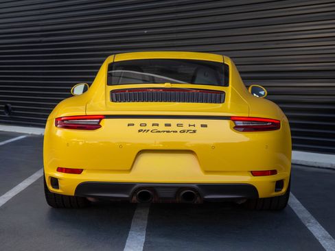 Certified 2017 Porsche 911 Carrera GTS RWD image 6