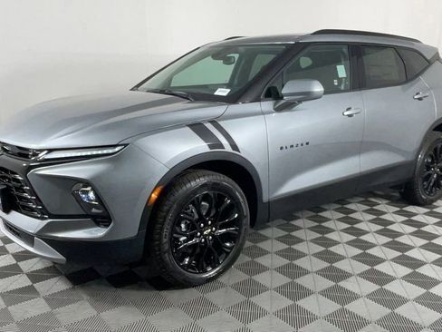 New 2025 Chevrolet Blazer LT w/ LPO, Black Sport Package image 8