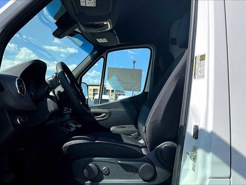 New 2025 Mercedes-Benz Sprinter 2500 image 9
