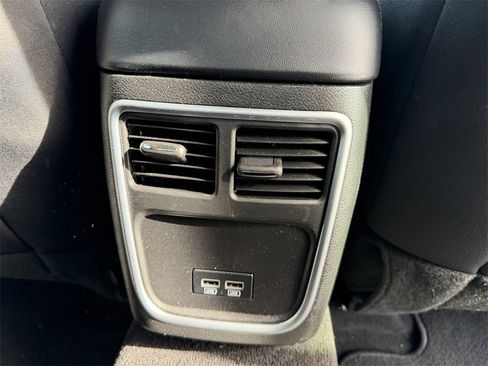 Used 2022 Chrysler 300 Touring w/ Sport Appearance Package image 13