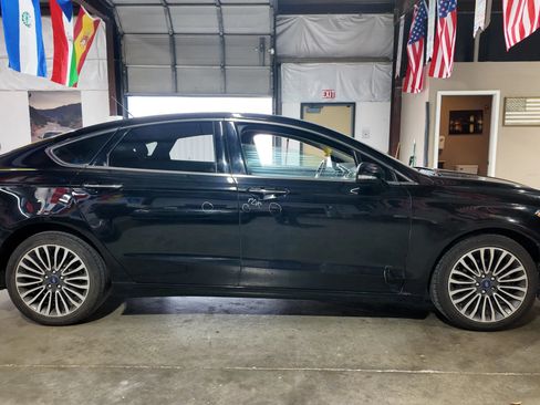 Used 2018 Ford Fusion Titanium AWD/4WD image 3