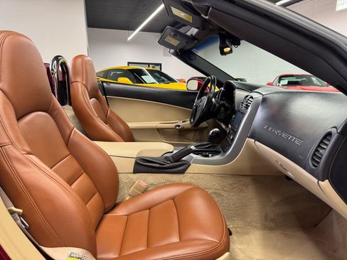 Used 2006 Chevrolet Corvette Convertible w/ Preferred Equipment Group RWD image 45
