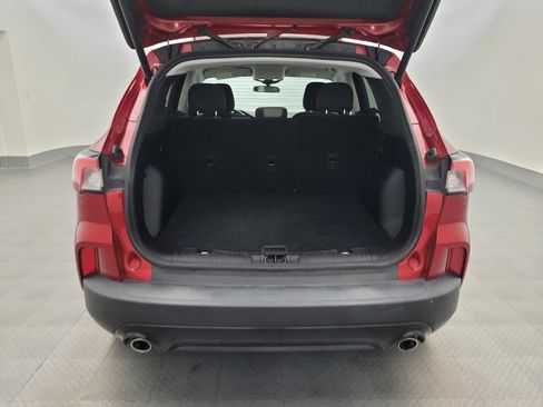 Used 2021 Ford Escape SE w/ SE Sport Appearance Package FWD image 29