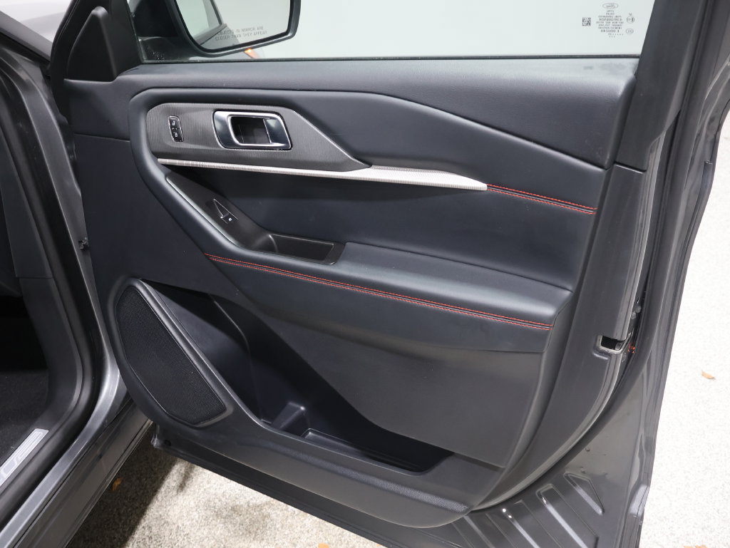 Used 2025 Ford Explorer ST-Line AWD/4WD image 26