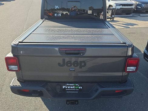 Used 2021 Jeep Gladiator Sport AWD/4WD image 10