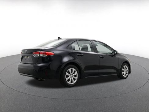 Used 2025 Toyota Corolla LE FWD image 9